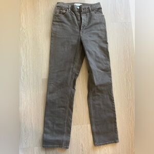 Abercrombie Women's
Curve Love Ultra High Rise
90s Straight Jean in brown